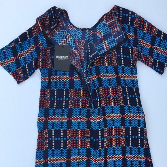 MISSGUIDED CHECKERED SHORT SLEEVED DRESS - Picture 7 of 8